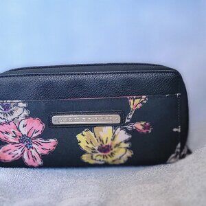 Lily Bloom pocket book, Black with pink interior